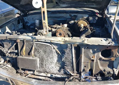 1997 Chevrolet K1500 Fleetside z USA, uszkodzony, nr VIN 2GCEK19R5V1211956